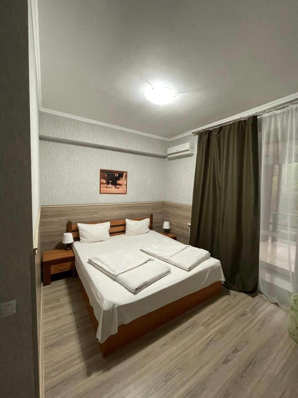 Shanyrak Hotel Temirtau Exterior foto